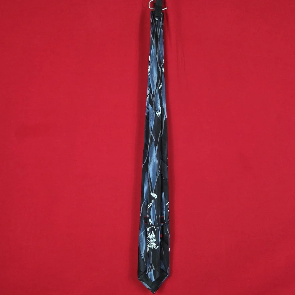 J GARCIA Who‎ Goes There? Silk Tie Skeleton